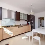 Spacious 4-bedroom With Private Heated Pool In Quinta Da Beloura Ideal For Families & Long Villa Sintra