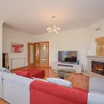 Spacious 4-bedroom With Private Heated Pool In Quinta Da Beloura Ideal For Families & Long Villa Sintra