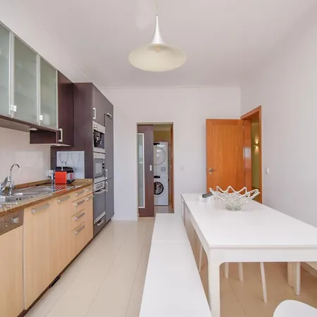 Spacious 4-bedroom With Private Heated Pool In Quinta Da Beloura Ideal For Families & Long Villa