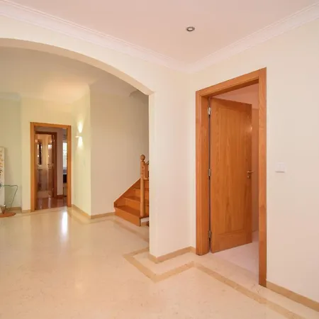 Spacious 4-bedroom With Private Heated Pool In Quinta Da Beloura Ideal For Families & Long Villa *