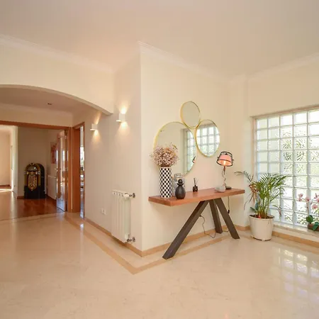 Villa Spacious 4-bedroom With Private Heated Pool In Quinta Da Beloura Ideal For Families & Long Sintra