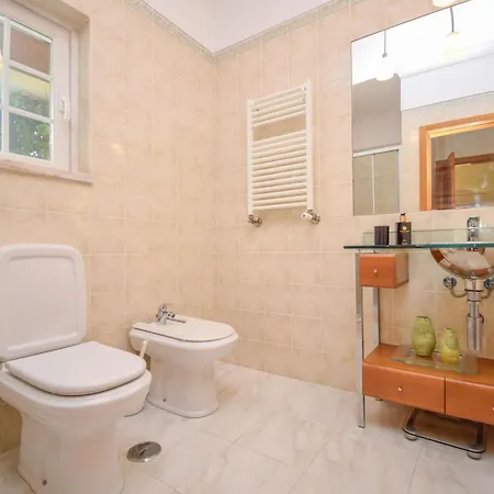 Spacious 4-bedroom With Private Heated Pool In Quinta Da Beloura Ideal For Families & Long Villa