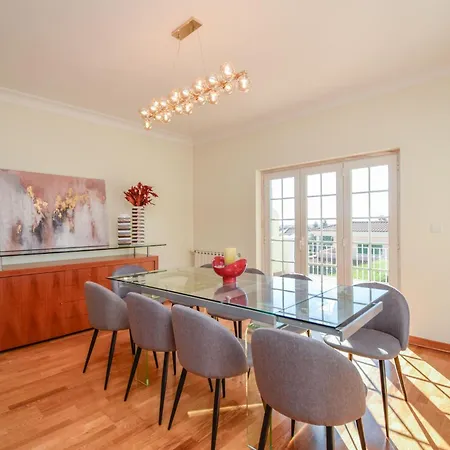 Villa Spacious 4-bedroom With Private Heated Pool In Quinta Da Beloura Ideal For Families & Long