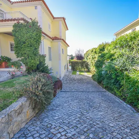 Villa Spacious 4-bedroom With Private Heated Pool In Quinta Da Beloura Ideal For Families & Long Sintra