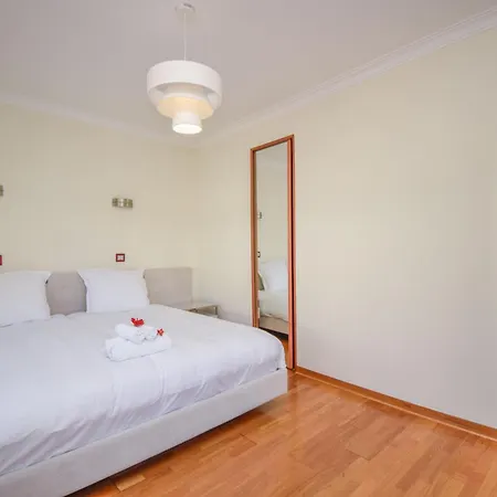 Villa Spacious 4-bedroom With Private Heated Pool In Quinta Da Beloura Ideal For Families & Long