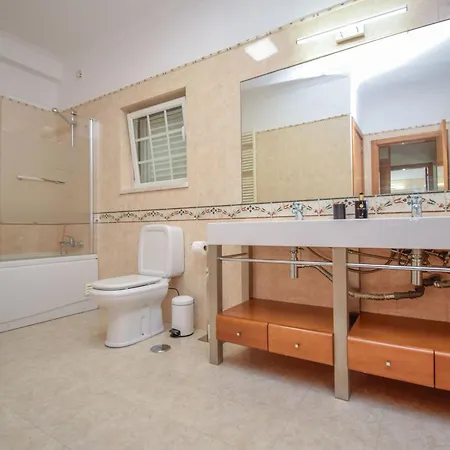 Spacious 4-bedroom With Private Heated Pool In Quinta Da Beloura Ideal For Families & Long * Sintra